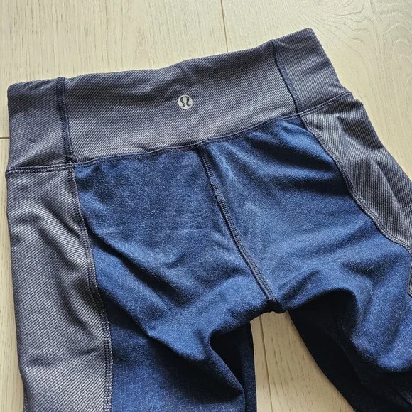 Lululemon Wunder Under Crop Sashiko - size 2 - Picture 7 of 7